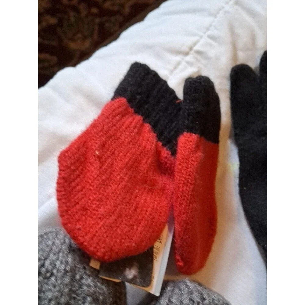 Lot Of Seven Gloves And Mittens Children's (Mis427)